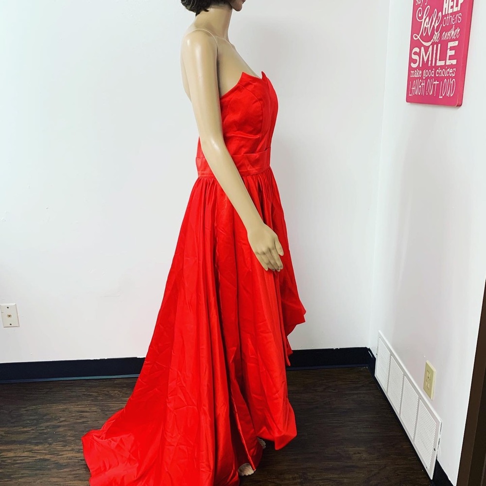 Dress - Picture 3 of 15